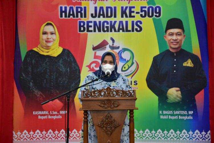 Bupati Bengkalis Kasmarni dan Wakil Bupati H Bagus Santoso menghadiri acara syukuran dan tausiyah Sempena Hari Jadi Ke-509 Bengkalis, bertempat di Balai Kerapatan Wisma Daerah Sri Mahkota Bengkalis, Kamis (29/7/2021) malam.