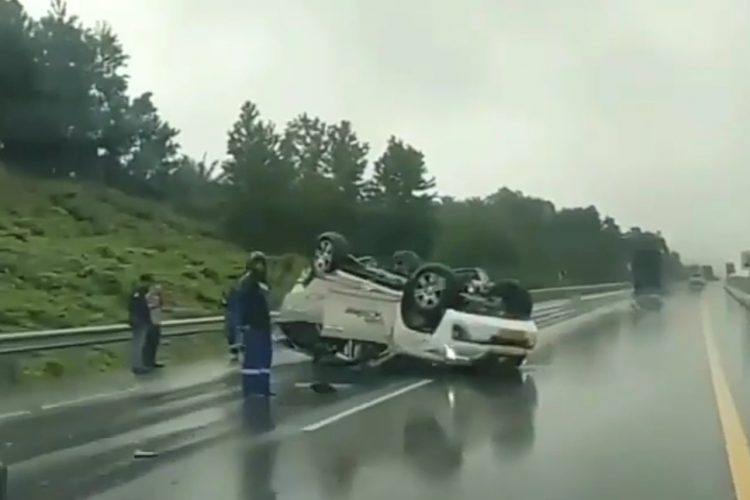 kecelakaan fortuner di tol