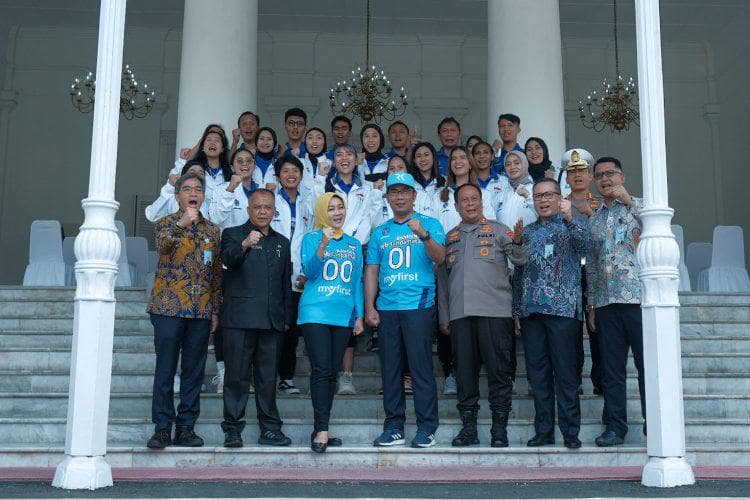 Pelepasan tim Bandung BJB Tandamata dilakukan langsung oleh Gubernur Jawa Barat Ridwan Kamil bersama Atalia Praratya, Kapolda Jabar Irjen Suntana, Direktur Operasional bank bjb Tedi Setiawan, Komisaris bank bjb Fahlino, dan Kadispora Jabar Asep Sukmana, di Gedung Pakuan, Senin 5 September 2022.