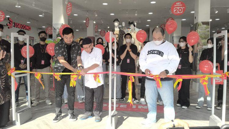 Grand opening 3Second Family Store Pekanbaru.