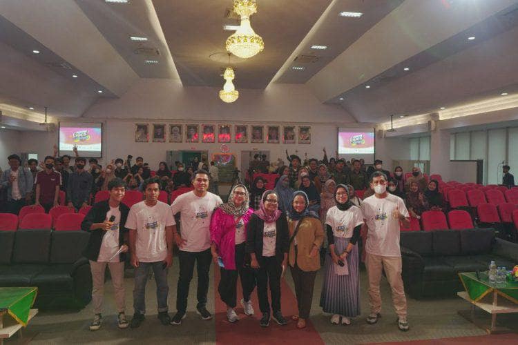 BISNIS INDONESIA GOES TO CAMPUS