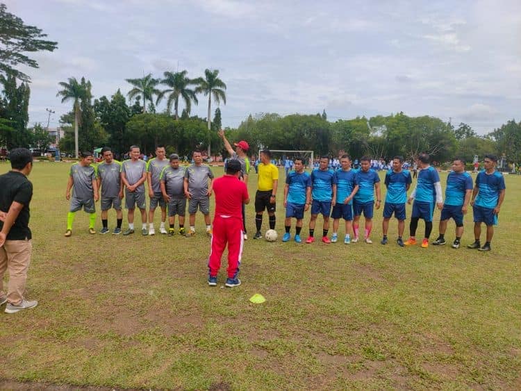 Menyambut HUT Kuansing tanggal 12 Oktober 2022 mendatang, Pemkab Kuansing menggelar berbagai lomba, salah satunya mini soccer.