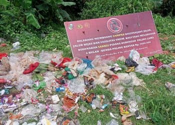 sampah menumpuk