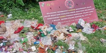 sampah menumpuk