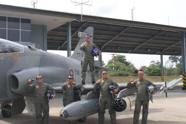 Para Forkompimda Pekanbaru tengah bersua foto