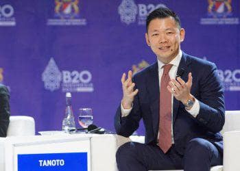 Managing Director Royal Golden Eagle (RGE) Group Anderson Tanoto Menyampaikan paparan saat Summit Panel Discussion dengan tema "Creating a Sustainable Reailient Economy Through Innovation" dalam rangkaian B20 Summit Indonesia 2022 di Nusa Dua, Bali.