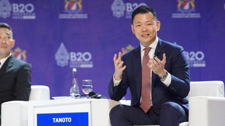 Managing Director Royal Golden Eagle (RGE) Group Anderson Tanoto Menyampaikan paparan saat Summit Panel Discussion dengan tema "Creating a Sustainable Reailient Economy Through Innovation" dalam rangkaian B20 Summit Indonesia 2022 di Nusa Dua, Bali.