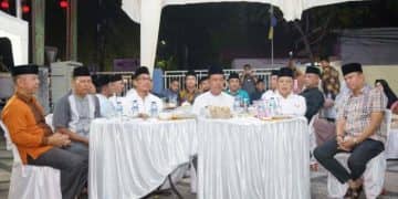 Dewan Perwakilan Rakyat Daerah (DPRD) Kepulauan Meranti mengadakan acara syukuran dan silaturahmi bersama staf dan undangan di halaman rumah dinas Ketua DPRD, Rabu (15/03/2023) malam