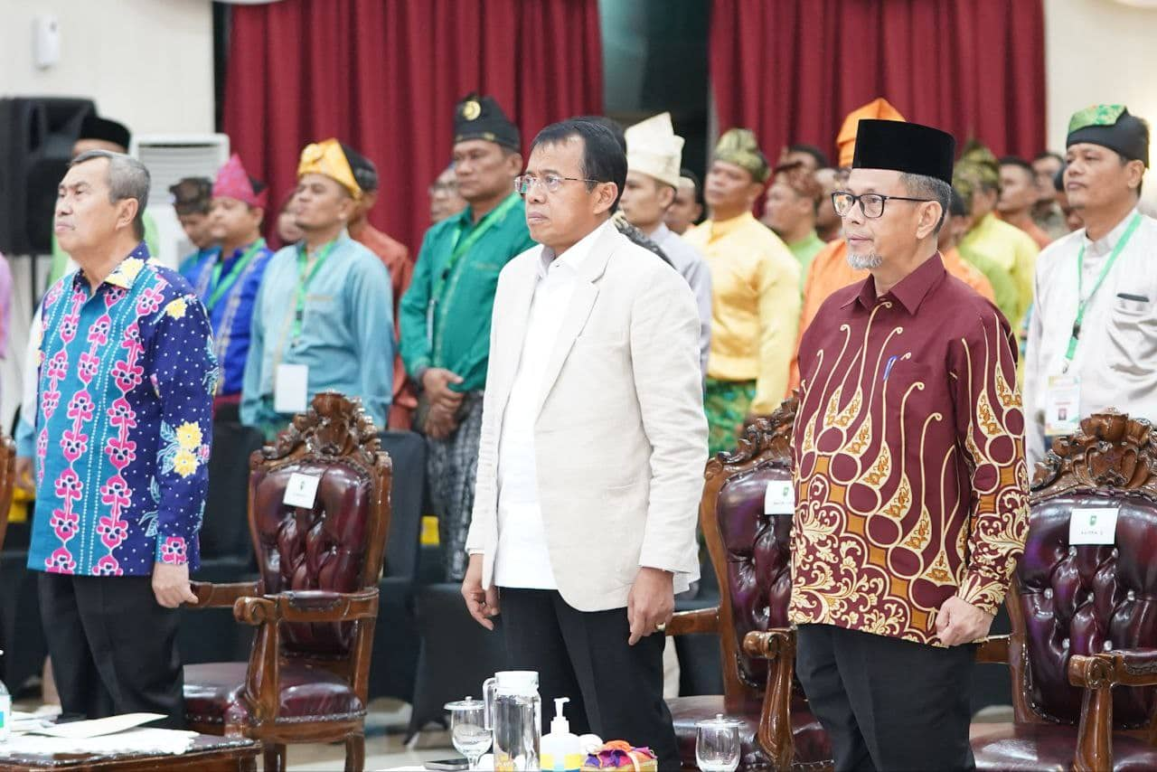 Tingkatkan SDM Riau, Gubernur Syamsuar dan Rektor UNP Teken MoU