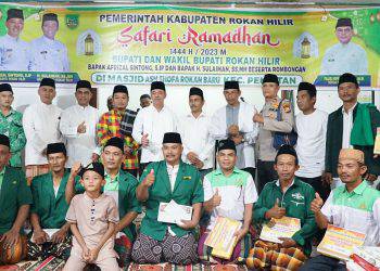 Safari Ramadhan 1444 H Bupati Rohil bersama Ketua TP PKK Rohil di Mesjid As Shofa Rokan Baru, Rohil (18/04/23)