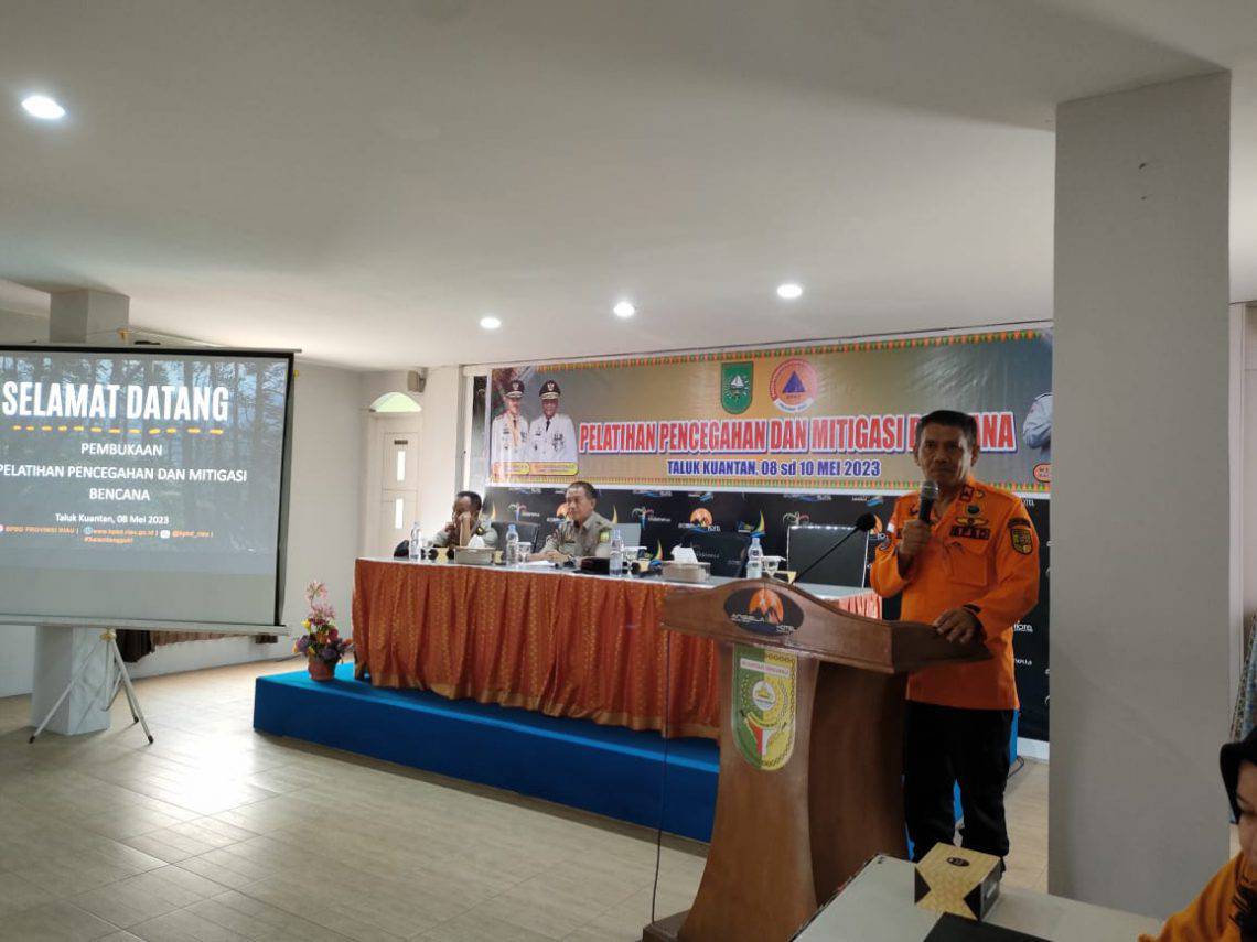 Kalaksa BPBD Kuansing H Yulizar saat memberikan sambutan dalam acara pelatihan