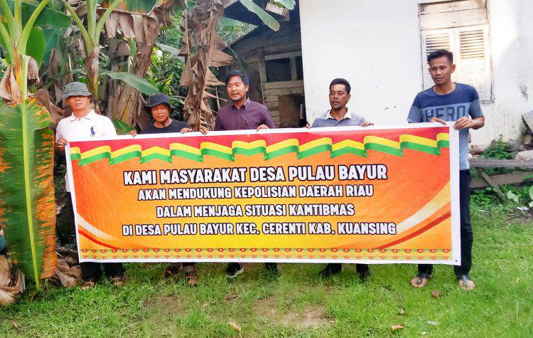 Perangkat Desa Pulau Bayur menyatakan sikap akan Konsisten Mendukung Kepolisian Polda Riau Dalam Menjaga Situasi Harkamtibmas