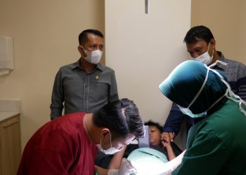 DPC Demokrat Pekanbaru Gandeng RS Awal Bros Gelar Sunat Masal