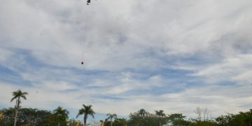 Aksi Water Boombing Helicopter Arara Abadi-APP Sinar Mas pada Apel Siaga di Siak (11/07/23)