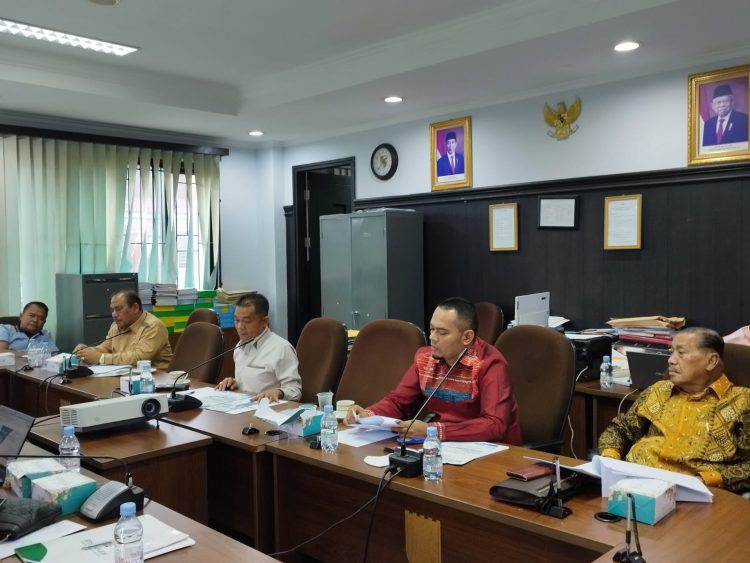 Para anggota Komisi III yang hadir saat hearing