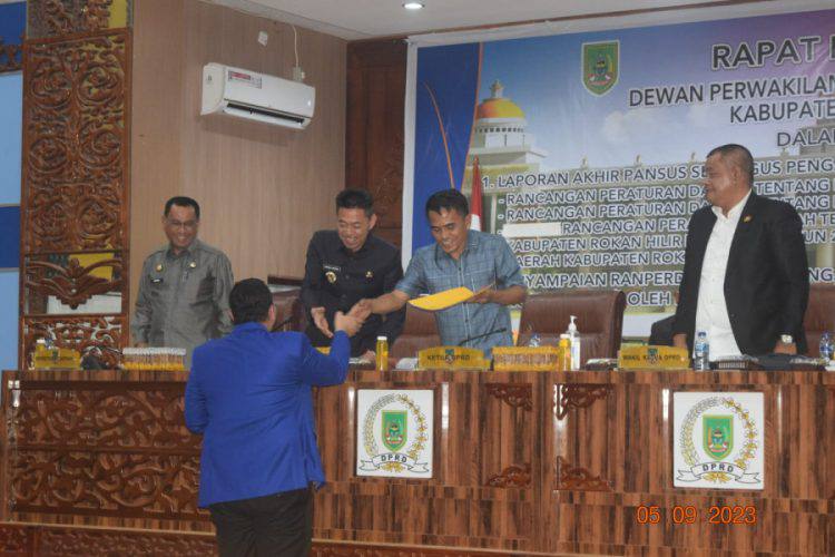 Pansus B DPRD Rohil penyampaian laporan akhir Ranperda Penyebutan nama Desa menjadi kepenghuluan