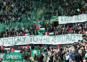 Suporter Glasgow Celtic Kibarkan Bendera Palestina di Liga Champions