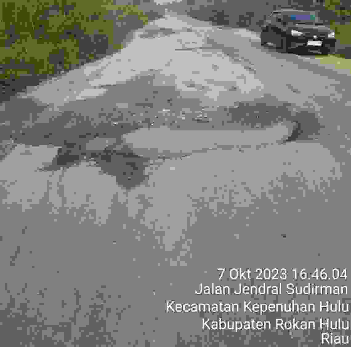 Kondisi jalan berlobang di kepenuhan hulu