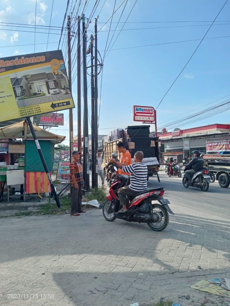 Kekesalan Warga Pekanbaru Memuncak, Kabel Fiber Dipotong Warga