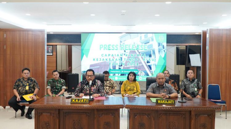 Kajati Riau Akmal Abbas, SH MH memaparkan capaian kinerja Kejati Riau selama tahun 2023