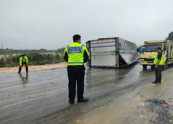 Lakalantas Truk vs Bus di Pekanbaru, Korban Alami Luka-Luka