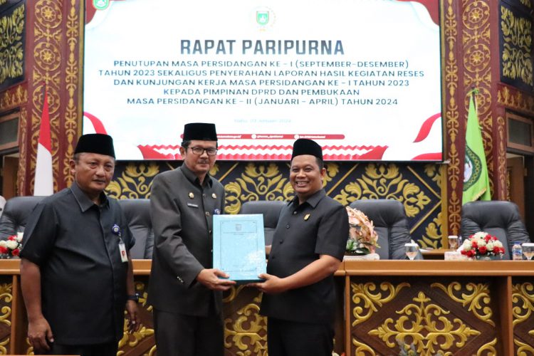 Rapat Paripurna didakan Rabu (3/1/2024) di ruang rapat DPRD Kota Dumai, dipimpin oleh Wakil Ketua DPRD Kota Dumai, Maward