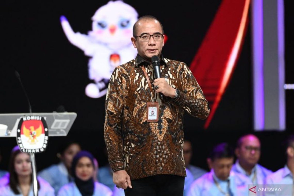 DKPP Berhentikan Ketua KPU Hasyim Asy'ari Karena Asusila