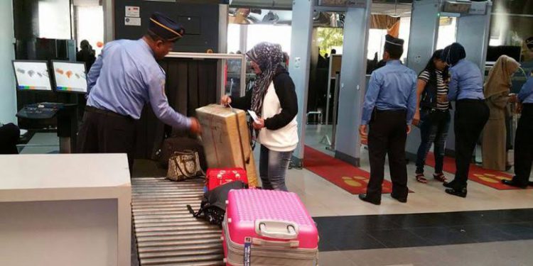 Ini Alasan Mengapa Laptop Perlu Dikeluarkan dari Tas Saat Pemeriksaan di Bandara