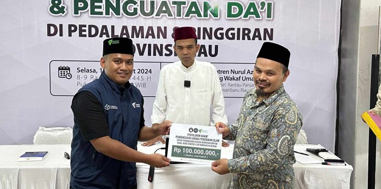 UAS Sampai Mapping Dakwah di Riau, YTWU Serahkan 100 Juta untuk Bangun Madrasah