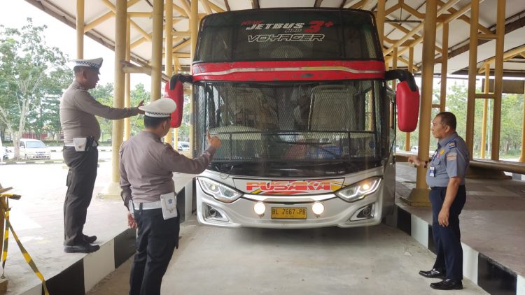 Terminal Payung Sekaki Pekanbaru Lakukan Ram Check Kendaraan Jelang Mudik Lebaran