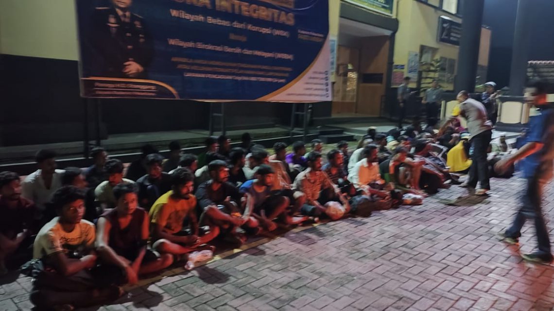 Penggerebekan Rumah Penampungan Rohingya di Pekanbaru, Tiga Agen Penyelundup Diamankan