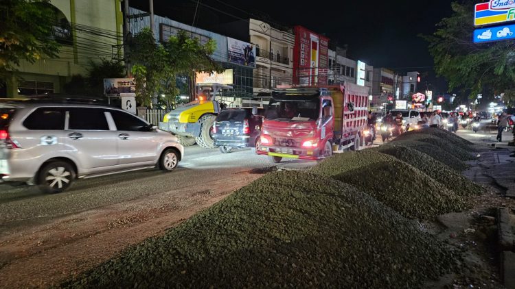 Pemprov Riau Mulai Perbaiki Jalan Rusak di Ahmad Yani