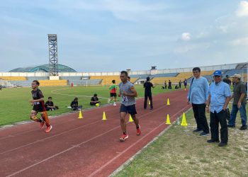 Iskandar Hoesin Kawal Tes Fisik Atlet Riau untuk PON Aceh-Sumut