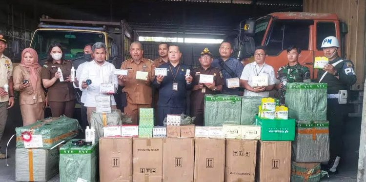 Ribuan Kardus Kosmetik Ilegal Disita BPOM dari Gudang Penyimpanan di Pekanbaru