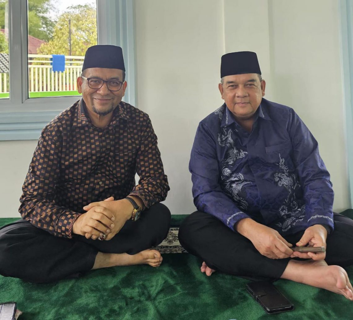 Dr (HC) H Sofyan Siroj Lc MM (kiri) bersama Brigjend (Purn) H Edy Natar Nasution S.I.P (kanan)