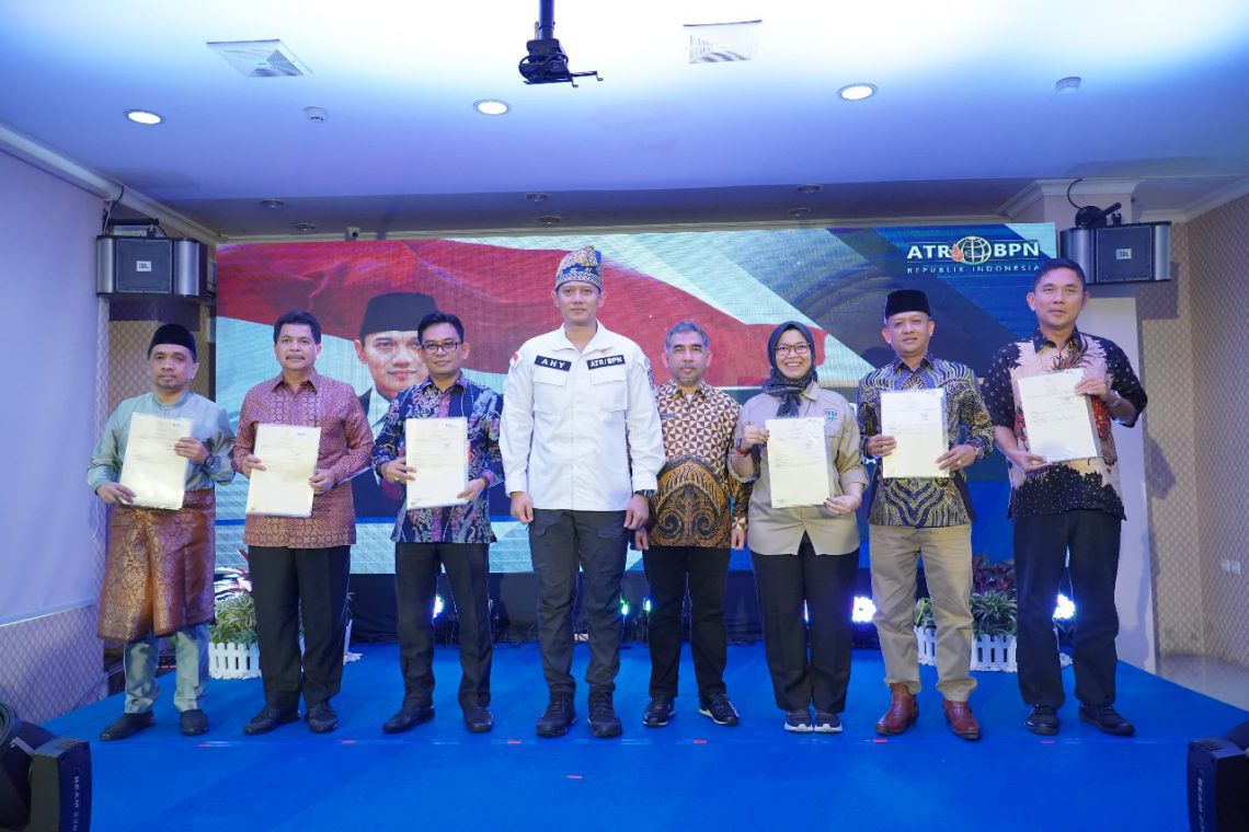 Dihadiri AHY, BPN Pekanbaru Luncurkan Sertifikat Elektronik