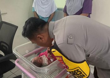 Bayi Perempuan Ditemukan di Teras Rumah Warga di Karimun