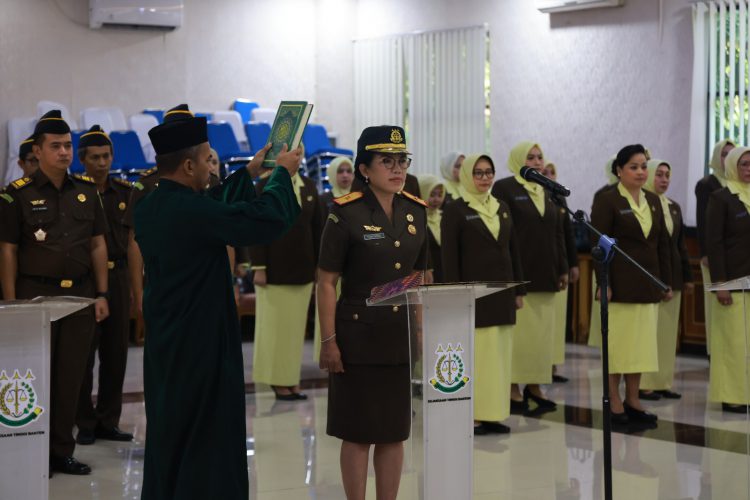 Kajati Banten Lantik Pejabat Eselon II & III Pada Kejaksaan Tinggi Banten