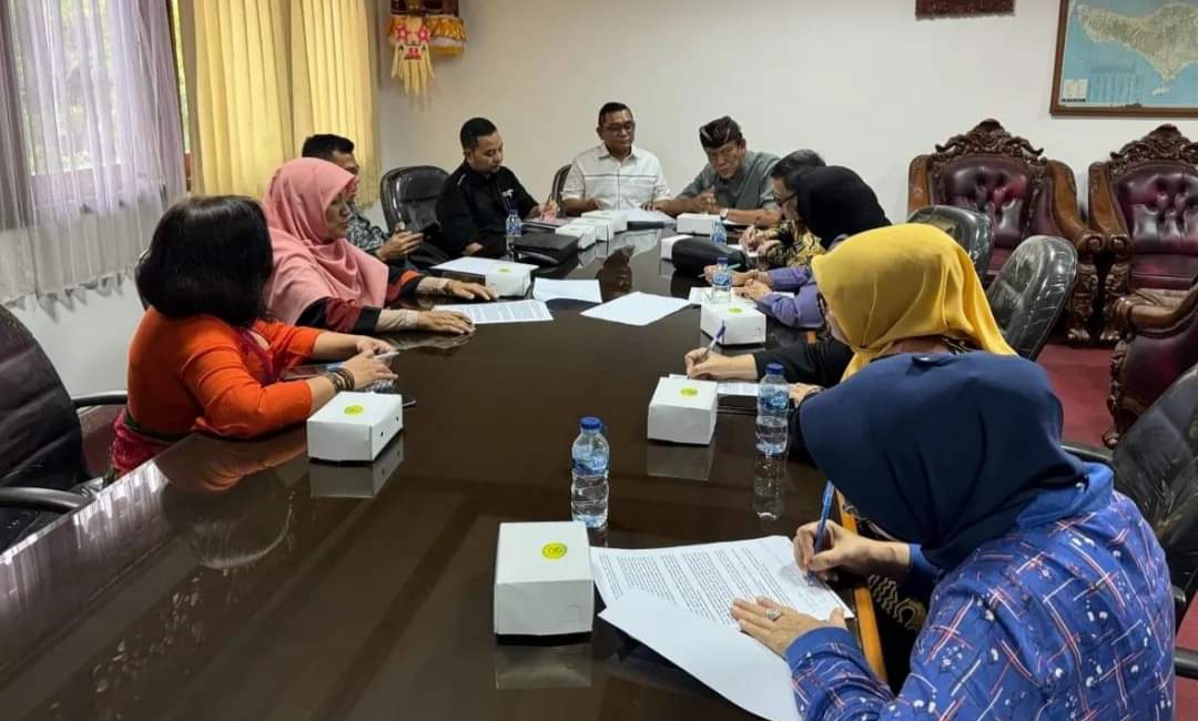 Anggota pansus DRPR Riau sharing informasi dengan DPRD Bali