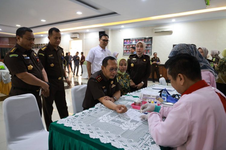 Peringati Hari Bhakti Adhyaksa ke-64, Kejaksaan Tinggi Banten Gelar Donor Darah dan Bakti Sosial