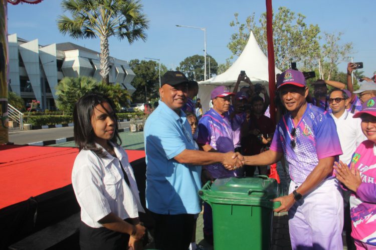 Peringatan Hari Bhakti Adhyaksa Ke-64, Kejati NTT Gelar Aksi Bersih-bersih di Kupang