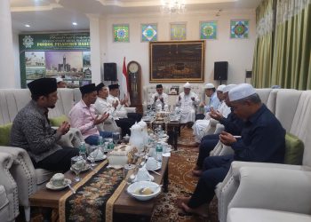 Agung Nugroho dan Markarius Anwar Silaturahmi ke Pesantren Babussalam