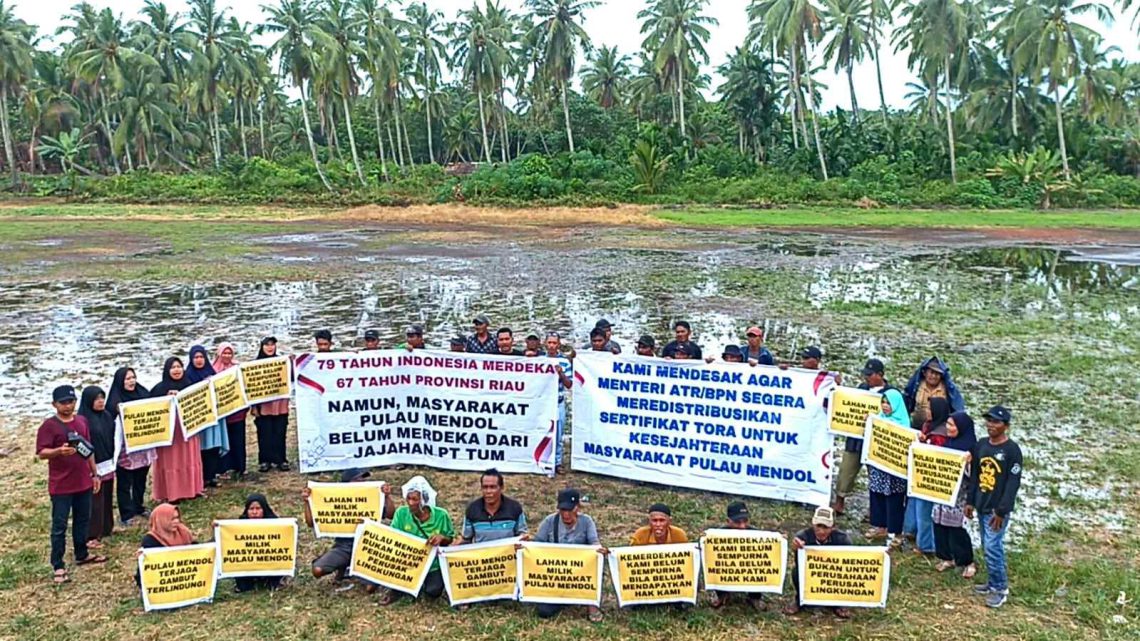 Tuntut Hak Atas Tanah, Masyarakat Pulau Mendol Gelar Aksi Menolak Kehadiran PT TUM