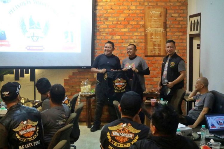 Touring dari Aceh ke Pekanbaru, HDCI Jakarta Pusat Lantik Anggota Baru di Grenma Coffee