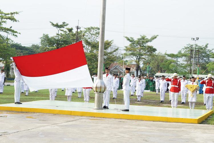 Upacara peringatan Kemerdekaan Republik Indonesia di Riau Kompleks PT RAPP pada Sabtu (17/8/2024) berlangsung khidmat.