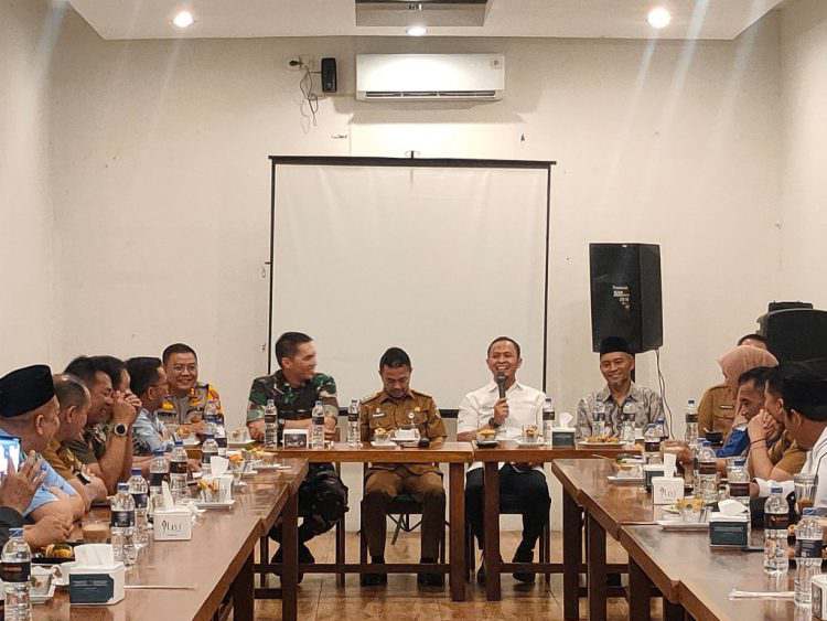 Pj Walikota Pekanbaru Gelar Audiensi dengan Bapaslon AMAn untuk Menjamin Keamanan Pilkada