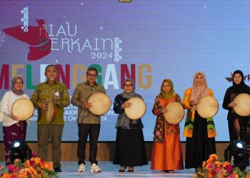 Pembukaan Riau Berkain yang digelar oleh BPD API Riau, didukung APR, dengan mengusung semangat lebih besar dalam mempromosikan wastra dan desain lokal karya anak negeri.