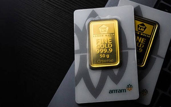 Harga Emas Antam Bangkit Kembali Setelah Kemarin Tergelincir dari Top Rekor