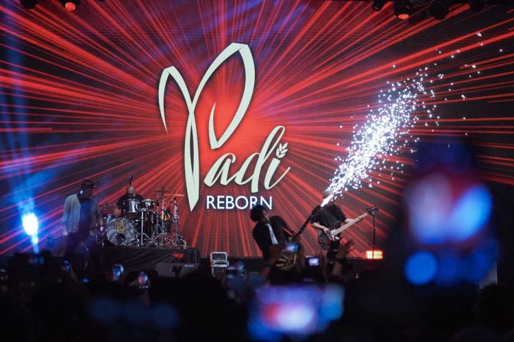 Konser Padi Reborn di Kenduri Riau 2024, di Bandar Seni Raja Ali Haji, Purna MTQ Pekanbaru, Minggu (20/10/2024).