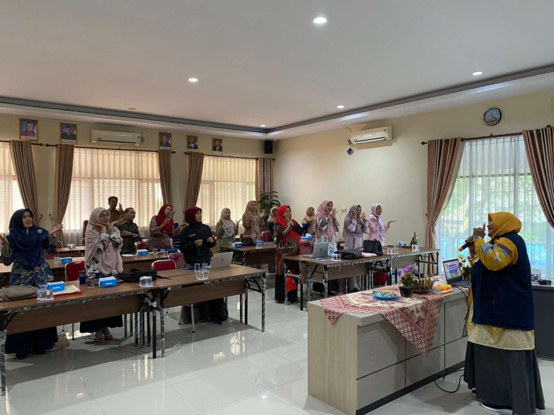 Disdik Pekanbaru Buka Pelatihan dan Workshop KLiK yang Ditaja Penggiat Literasi Indonesia